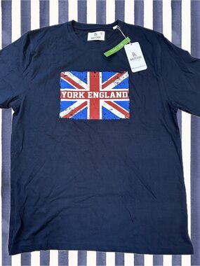 British Souvenirs Men’s Navy Graphic Tee - York England Flag
